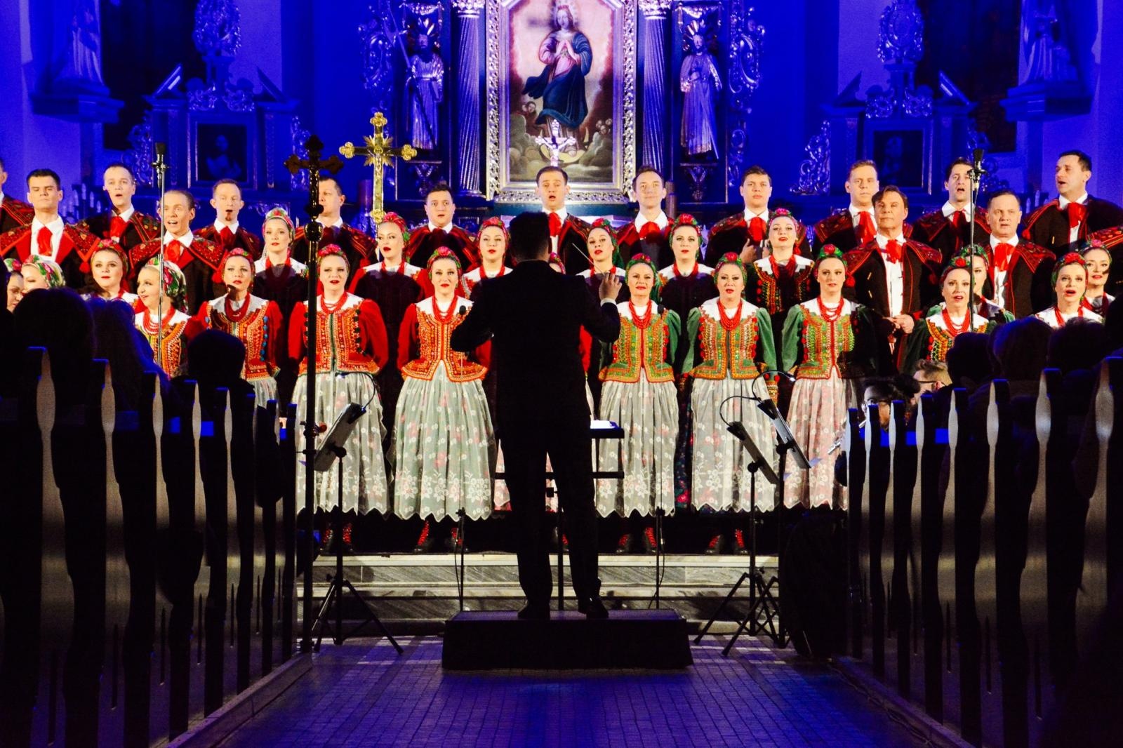 Zdjęcie w galerii na portalu naszraciborz.pl: Cicha noc Zespołu Śląsk zabrzmiała w Raciborzu [FOTO i WIDEO] wiadomości z regionu