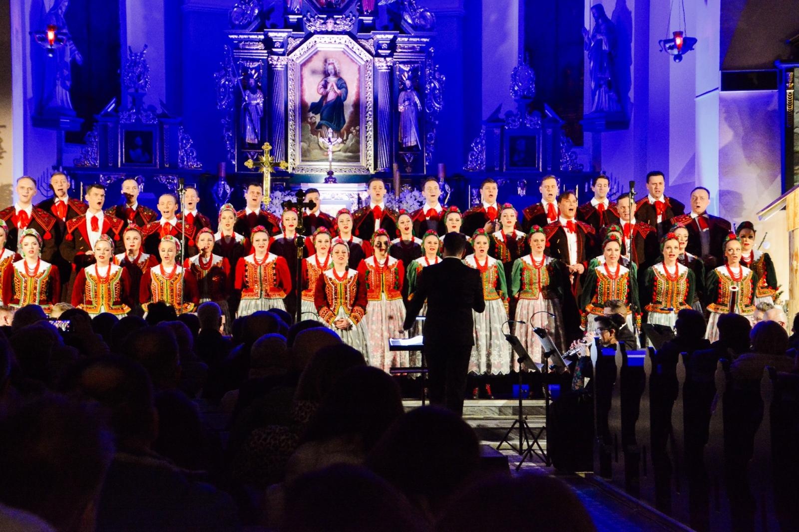 Zdjęcie w galerii na portalu naszraciborz.pl: Cicha noc Zespołu Śląsk zabrzmiała w Raciborzu [FOTO i WIDEO] wiadomości z regionu