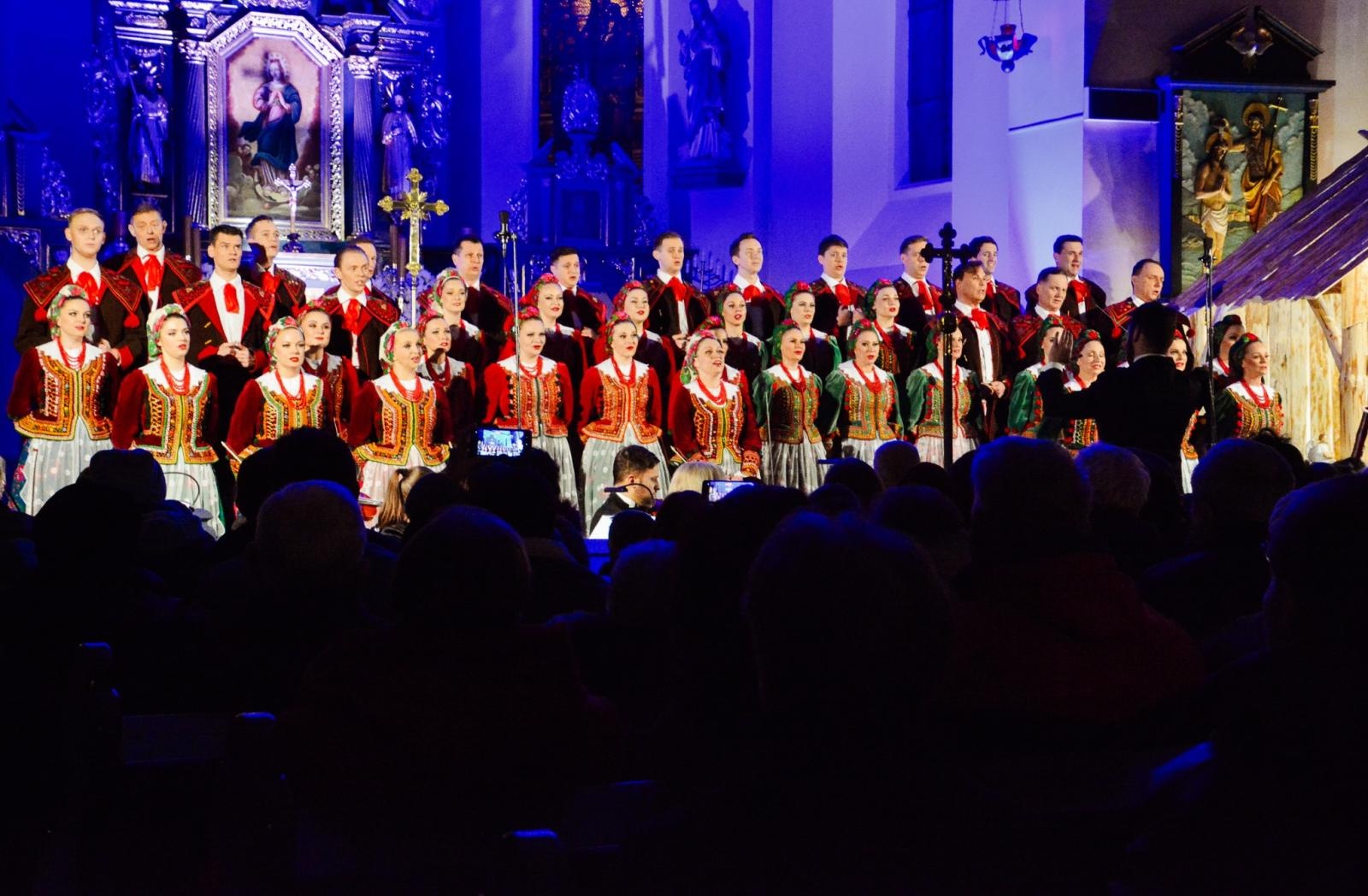Zdjęcie w galerii na portalu naszraciborz.pl: Cicha noc Zespołu Śląsk zabrzmiała w Raciborzu [FOTO i WIDEO] wiadomości z regionu