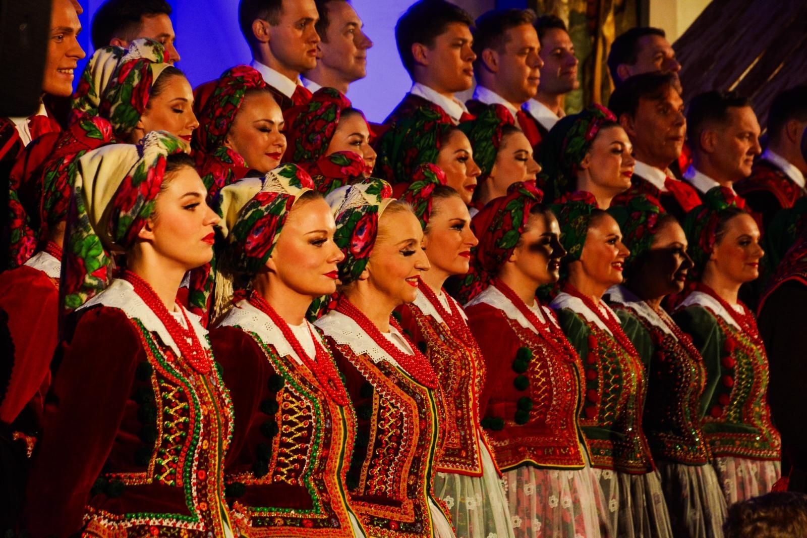 Zdjęcie w galerii na portalu naszraciborz.pl: Cicha noc Zespołu Śląsk zabrzmiała w Raciborzu [FOTO i WIDEO] wiadomości z regionu