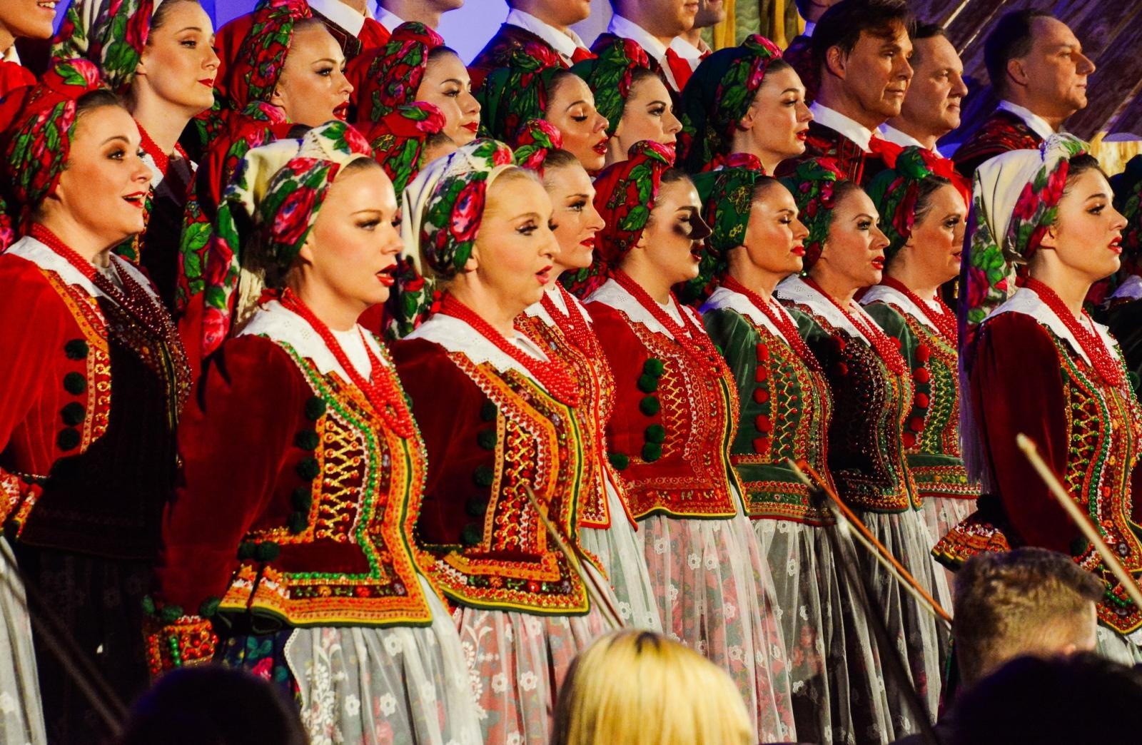 Zdjęcie w galerii na portalu naszraciborz.pl: Cicha noc Zespołu Śląsk zabrzmiała w Raciborzu [FOTO i WIDEO] wiadomości z regionu