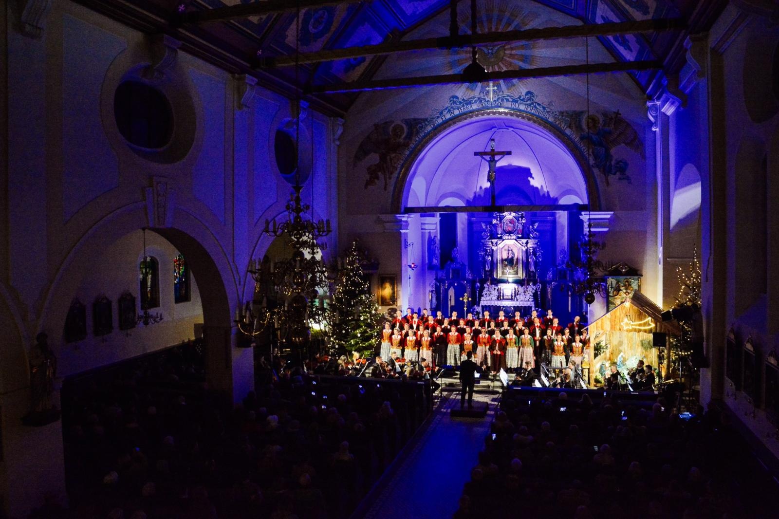 Zdjęcie w galerii na portalu naszraciborz.pl: Cicha noc Zespołu Śląsk zabrzmiała w Raciborzu [FOTO i WIDEO] wiadomości z regionu