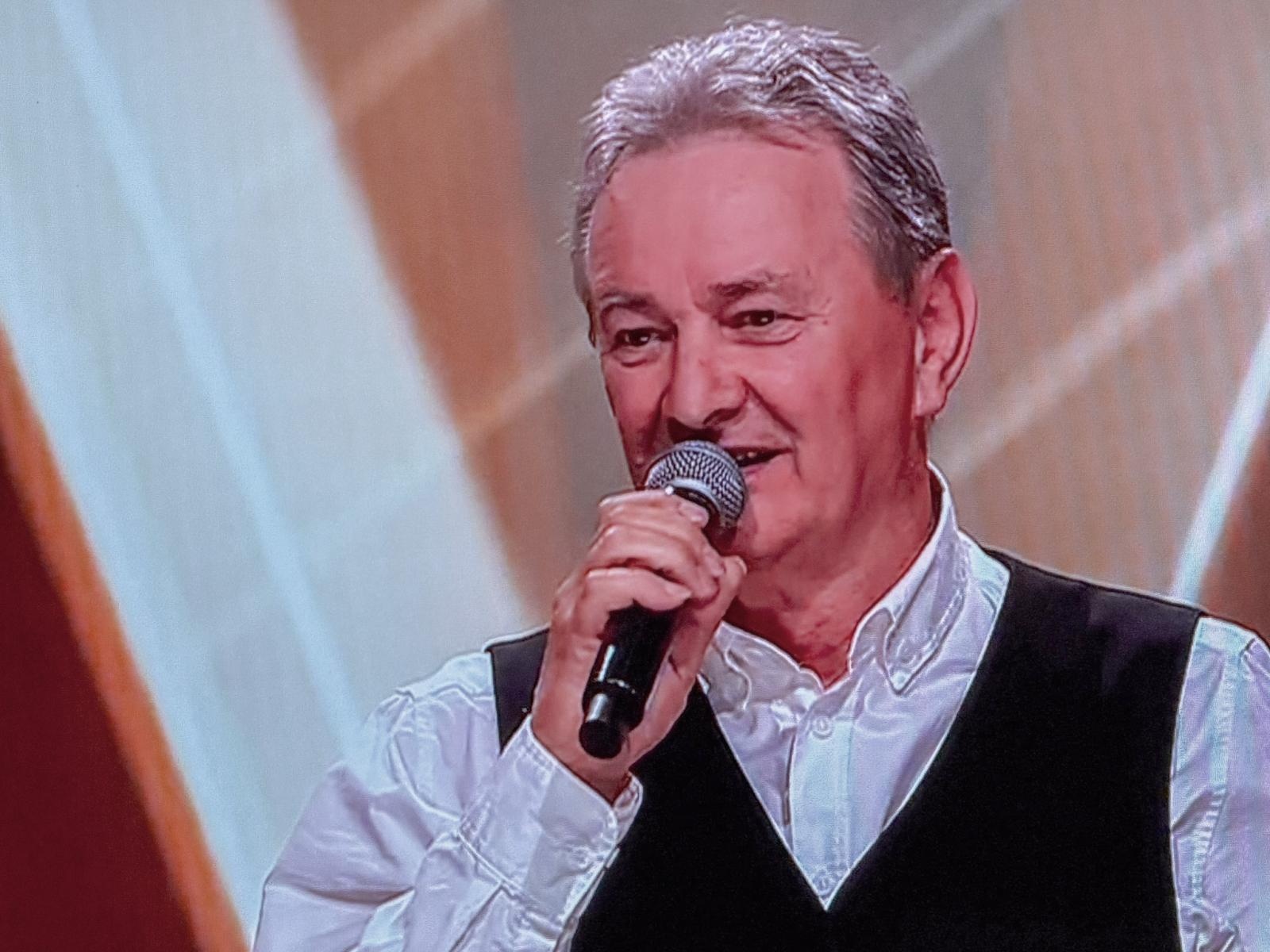 Zdjęcie w galerii na portalu naszraciborz.pl: Raciborzanin na scenie The Voice Senior – Krzysztof Koziarski zachwyca jurorów wiadomości z regionu