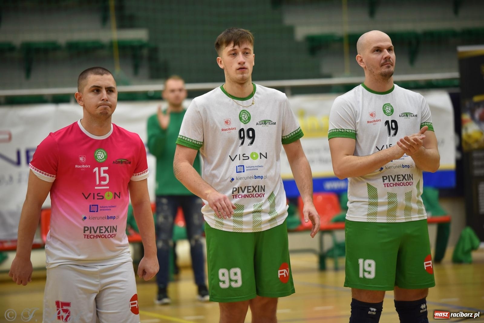 Zdjęcie w galerii na portalu naszraciborz.pl: Siatkarska remontada w hali OSiR. KS Racibórz odwrócił losy meczu z Olimpią Włodowice [FOTO i WIDEO] wiadomości z regionu