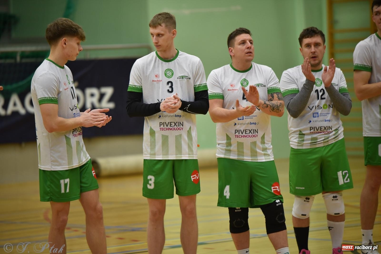 Zdjęcie w galerii na portalu naszraciborz.pl: Siatkarska remontada w hali OSiR. KS Racibórz odwrócił losy meczu z Olimpią Włodowice [FOTO i WIDEO] wiadomości z regionu