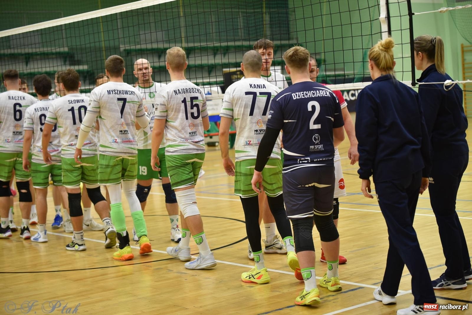 Zdjęcie w galerii na portalu naszraciborz.pl: Siatkarska remontada w hali OSiR. KS Racibórz odwrócił losy meczu z Olimpią Włodowice [FOTO i WIDEO] wiadomości z regionu