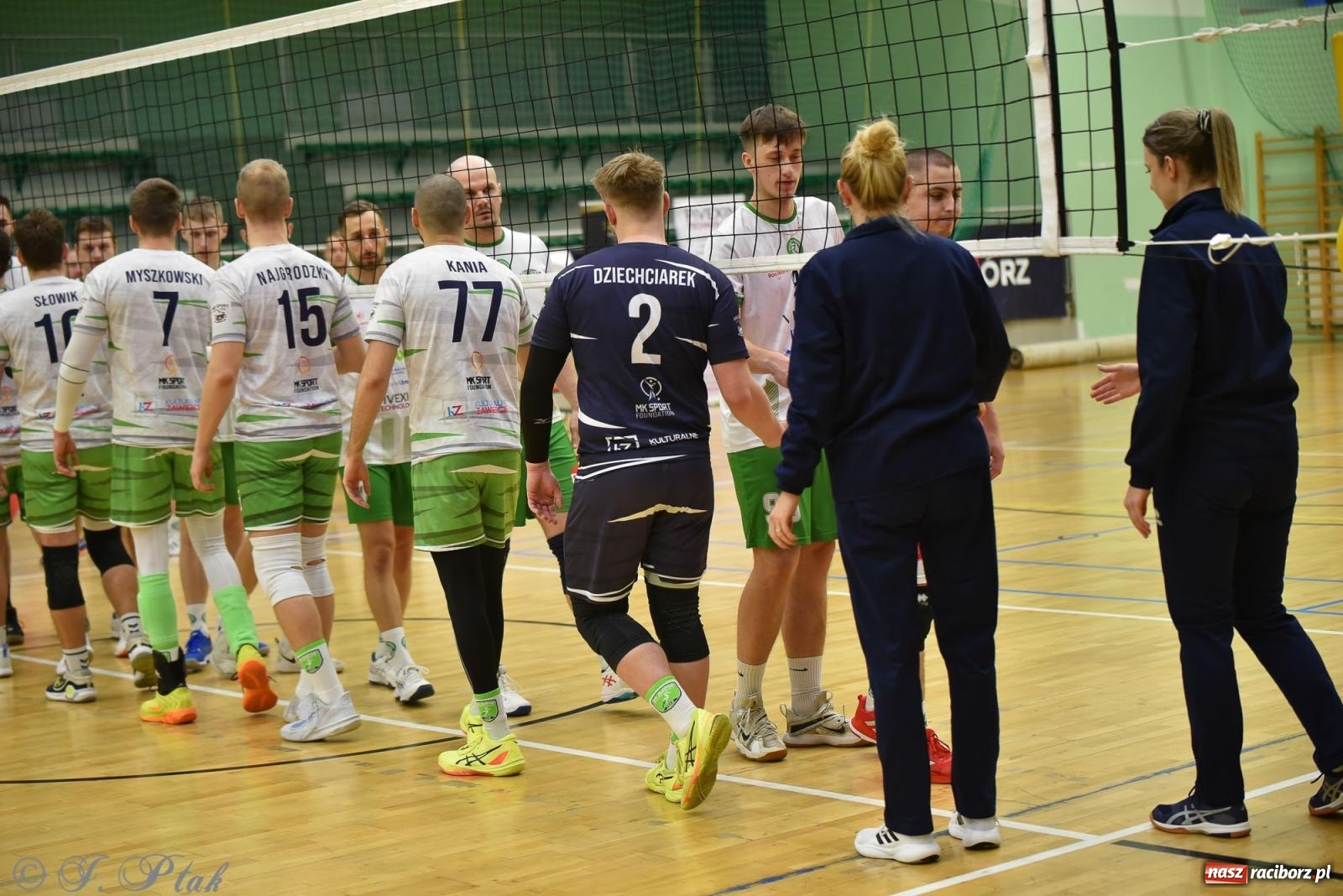 Zdjęcie w galerii na portalu naszraciborz.pl: Siatkarska remontada w hali OSiR. KS Racibórz odwrócił losy meczu z Olimpią Włodowice [FOTO i WIDEO] wiadomości z regionu