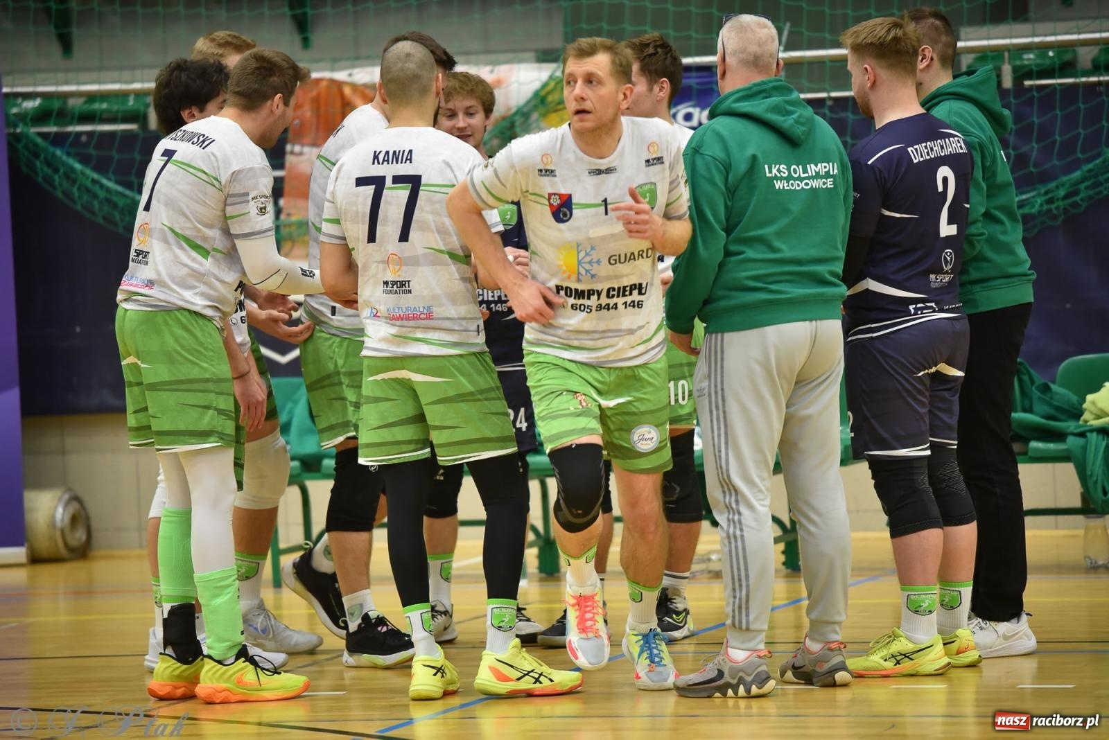 Zdjęcie w galerii na portalu naszraciborz.pl: Siatkarska remontada w hali OSiR. KS Racibórz odwrócił losy meczu z Olimpią Włodowice [FOTO i WIDEO] wiadomości z regionu