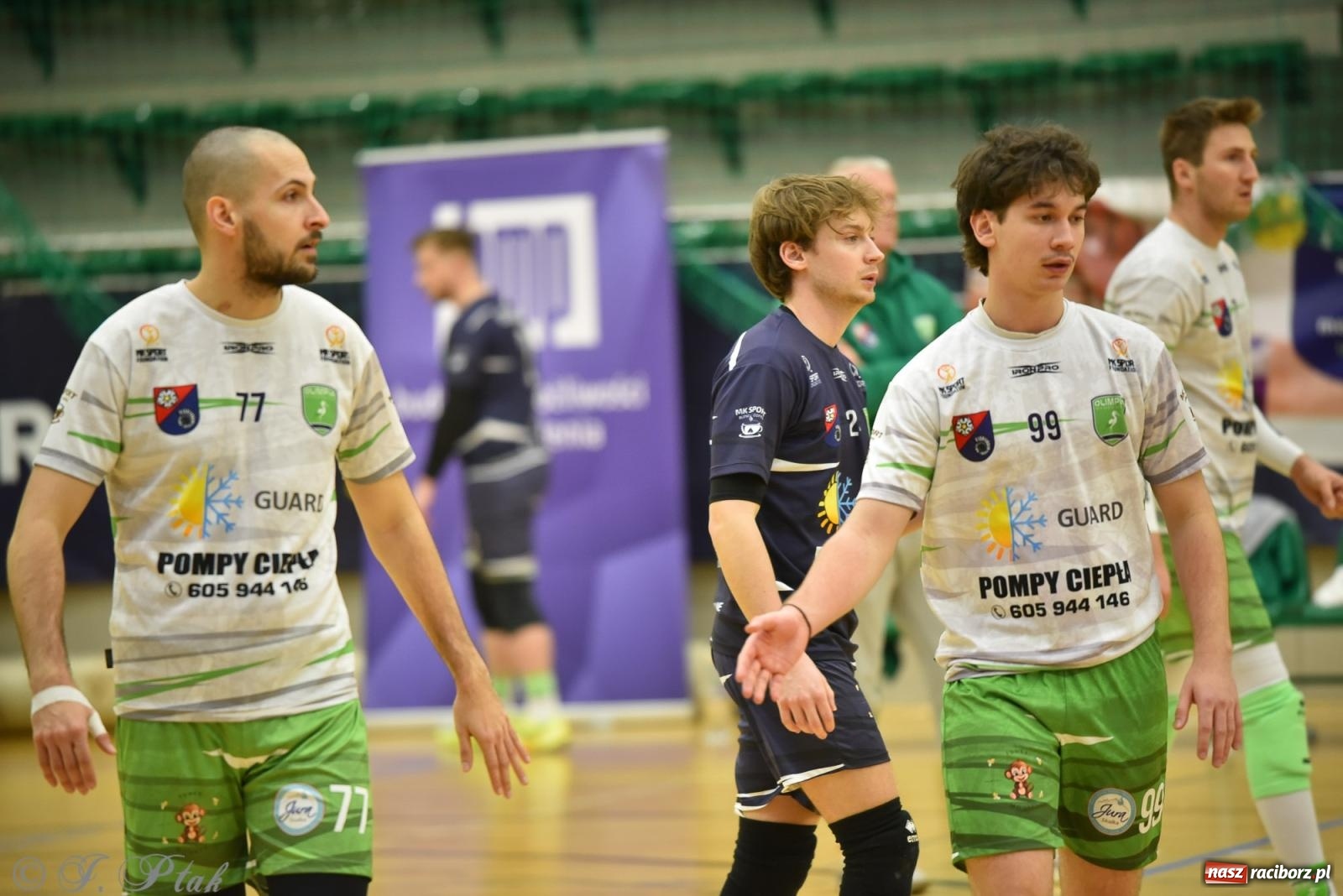 Zdjęcie w galerii na portalu naszraciborz.pl: Siatkarska remontada w hali OSiR. KS Racibórz odwrócił losy meczu z Olimpią Włodowice [FOTO i WIDEO] wiadomości z regionu