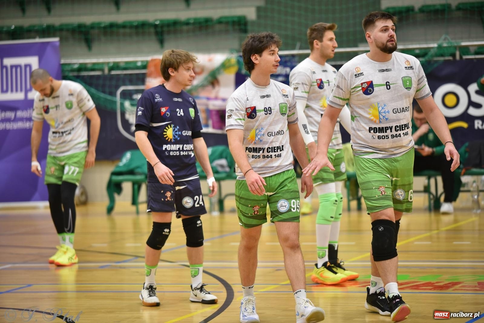 Zdjęcie w galerii na portalu naszraciborz.pl: Siatkarska remontada w hali OSiR. KS Racibórz odwrócił losy meczu z Olimpią Włodowice [FOTO i WIDEO] wiadomości z regionu