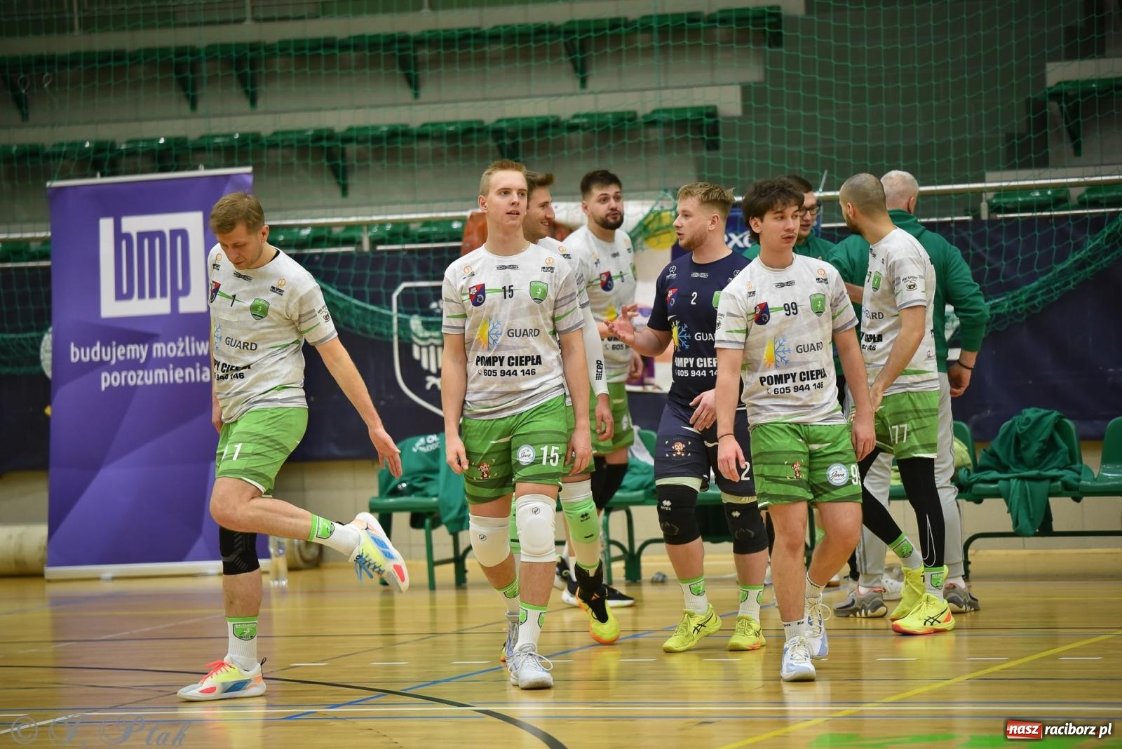 Zdjęcie w galerii na portalu naszraciborz.pl: Siatkarska remontada w hali OSiR. KS Racibórz odwrócił losy meczu z Olimpią Włodowice [FOTO i WIDEO] wiadomości z regionu