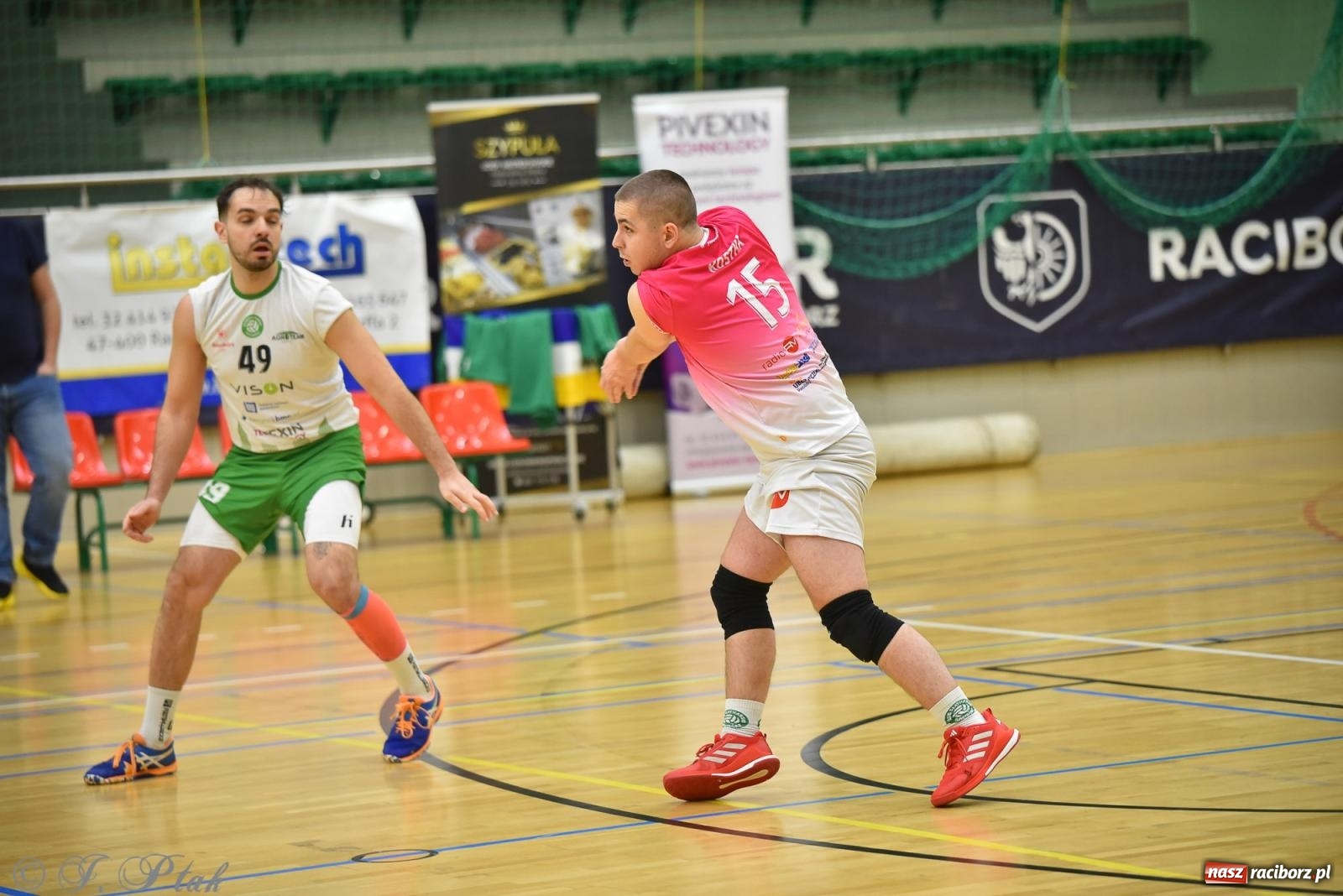 Zdjęcie w galerii na portalu naszraciborz.pl: Siatkarska remontada w hali OSiR. KS Racibórz odwrócił losy meczu z Olimpią Włodowice [FOTO i WIDEO] wiadomości z regionu