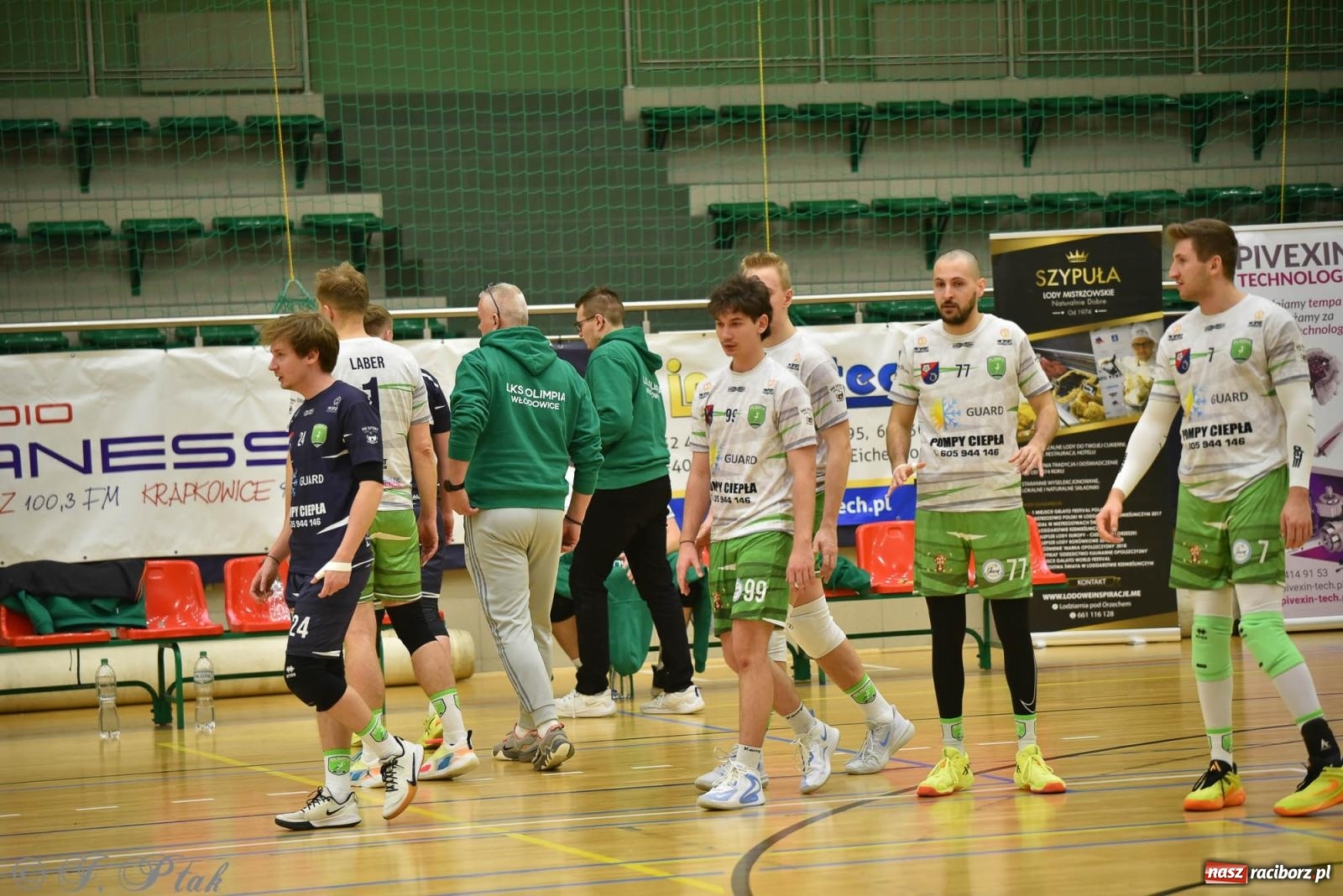 Zdjęcie w galerii na portalu naszraciborz.pl: Siatkarska remontada w hali OSiR. KS Racibórz odwrócił losy meczu z Olimpią Włodowice [FOTO i WIDEO] wiadomości z regionu