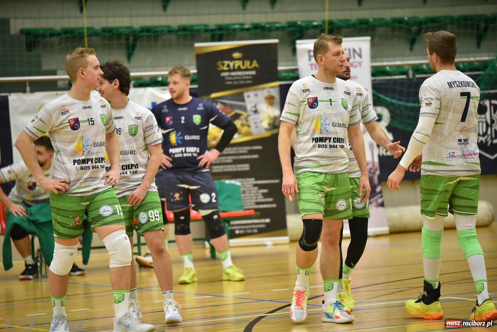 Zdjęcie w galerii na portalu naszraciborz.pl: Siatkarska remontada w hali OSiR. KS Racibórz odwrócił losy meczu z Olimpią Włodowice [FOTO i WIDEO] wiadomości z regionu