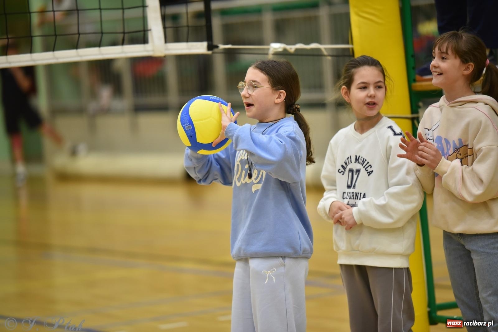Zdjęcie w galerii na portalu naszraciborz.pl: Siatkarska remontada w hali OSiR. KS Racibórz odwrócił losy meczu z Olimpią Włodowice [FOTO i WIDEO] wiadomości z regionu