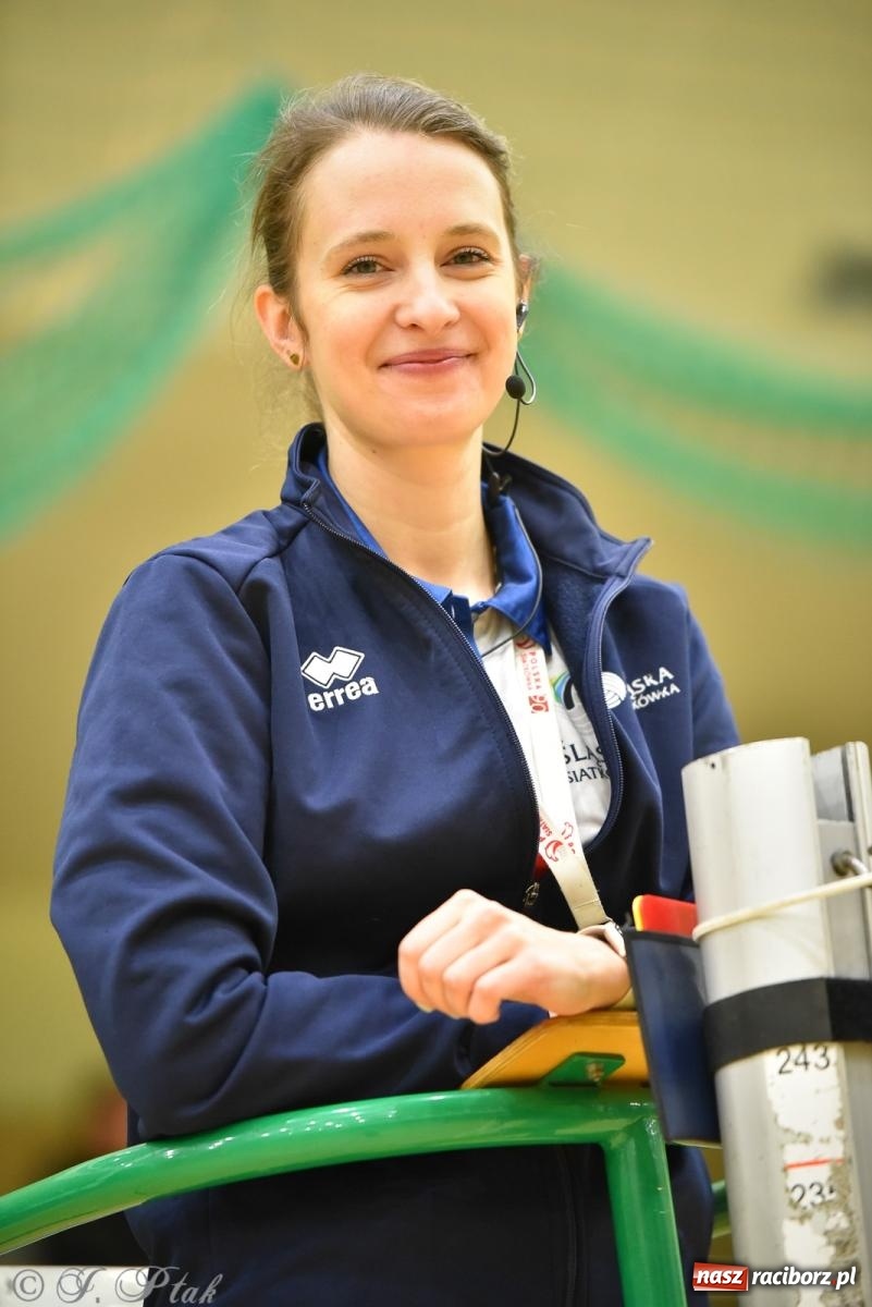 Zdjęcie w galerii na portalu naszraciborz.pl: Siatkarska remontada w hali OSiR. KS Racibórz odwrócił losy meczu z Olimpią Włodowice [FOTO i WIDEO] wiadomości z regionu