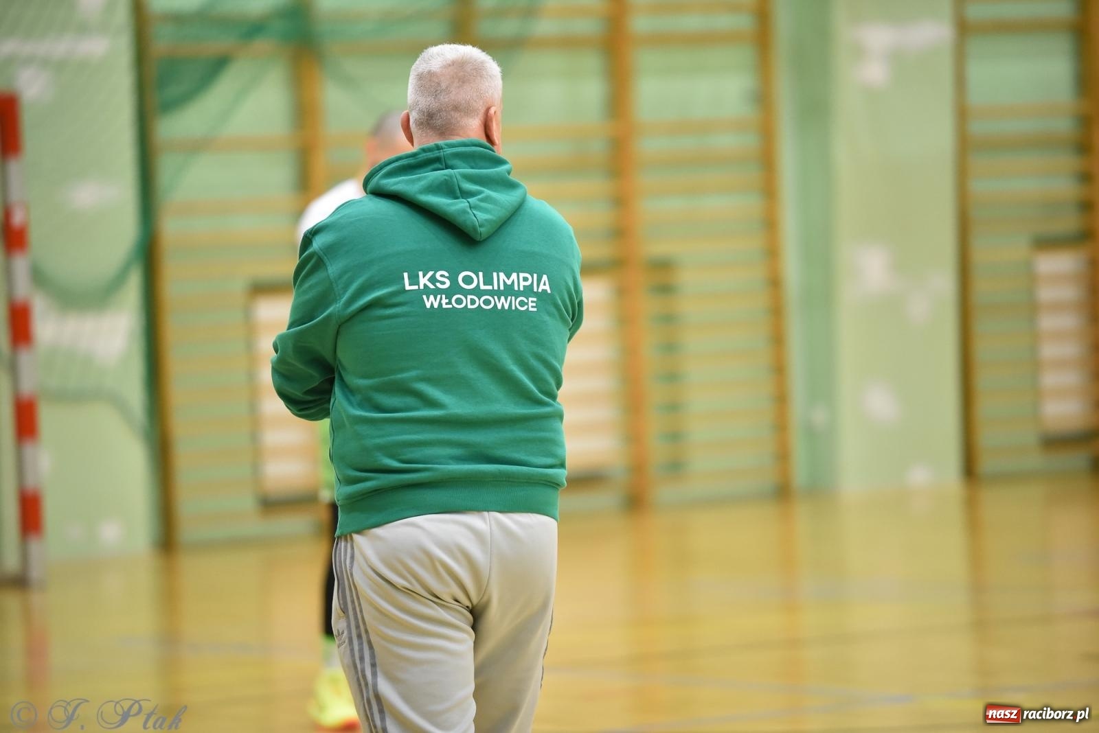 Zdjęcie w galerii na portalu naszraciborz.pl: Siatkarska remontada w hali OSiR. KS Racibórz odwrócił losy meczu z Olimpią Włodowice [FOTO i WIDEO] wiadomości z regionu