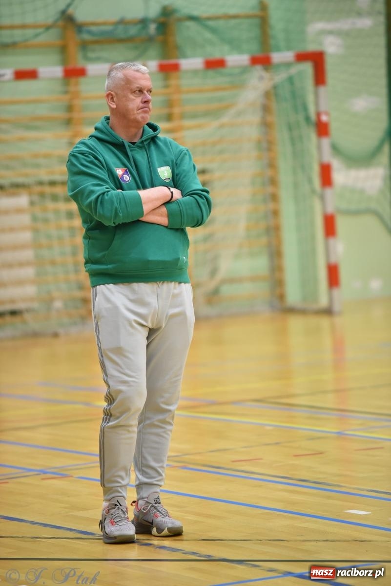 Zdjęcie w galerii na portalu naszraciborz.pl: Siatkarska remontada w hali OSiR. KS Racibórz odwrócił losy meczu z Olimpią Włodowice [FOTO i WIDEO] wiadomości z regionu