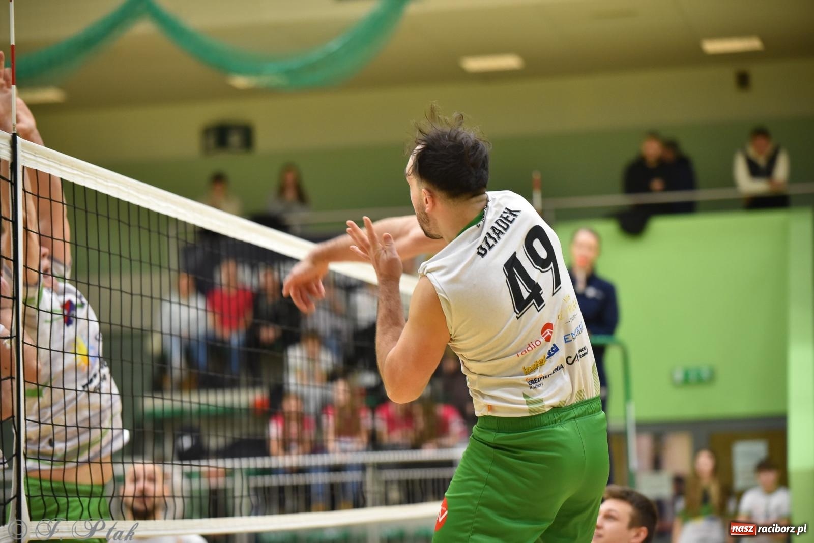Zdjęcie w galerii na portalu naszraciborz.pl: Siatkarska remontada w hali OSiR. KS Racibórz odwrócił losy meczu z Olimpią Włodowice [FOTO i WIDEO] wiadomości z regionu