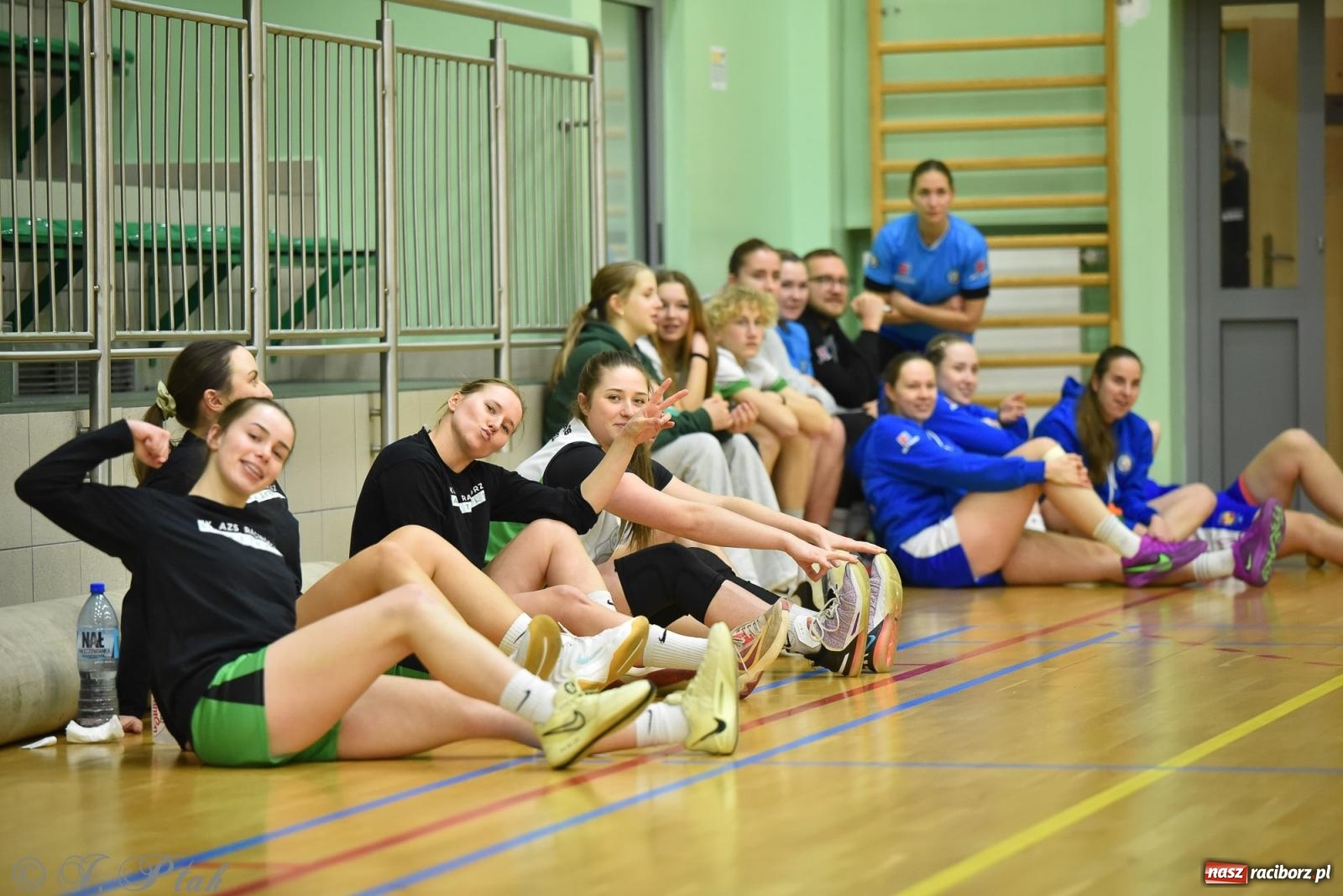 Zdjęcie w galerii na portalu naszraciborz.pl: Siatkarska remontada w hali OSiR. KS Racibórz odwrócił losy meczu z Olimpią Włodowice [FOTO i WIDEO] wiadomości z regionu