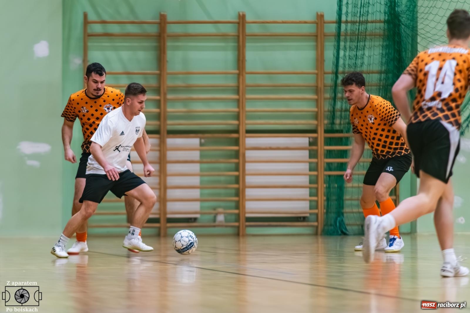Zdjęcie w galerii na portalu naszraciborz.pl: Futsal: Niedzielny maraton w HLPN [FOTO] wiadomości z regionu