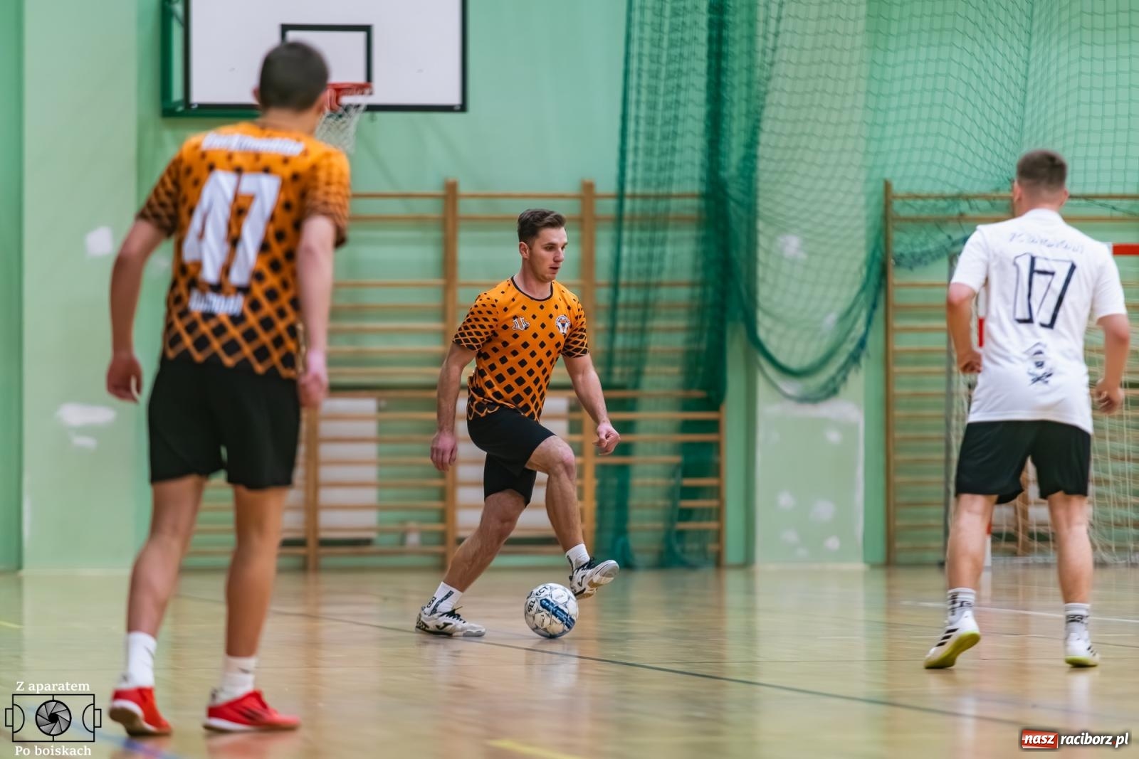 Zdjęcie w galerii na portalu naszraciborz.pl: Futsal: Niedzielny maraton w HLPN [FOTO] wiadomości z regionu
