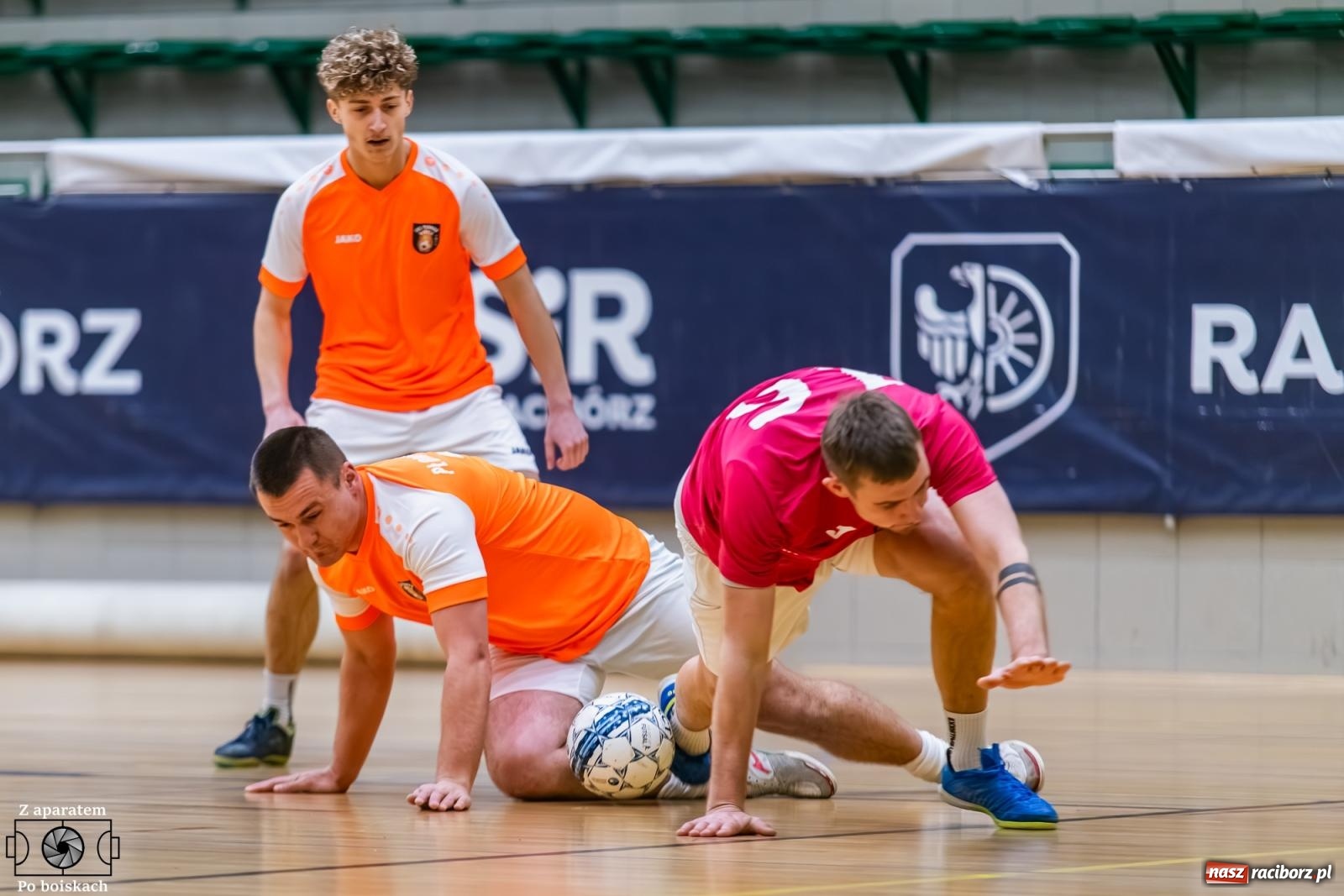 Zdjęcie w galerii na portalu naszraciborz.pl: Futsal: Niedzielny maraton w HLPN [FOTO] wiadomości z regionu