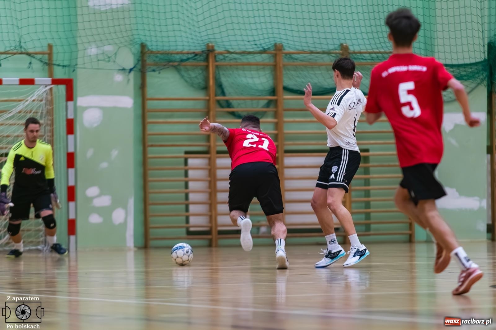 Zdjęcie w galerii na portalu naszraciborz.pl: Futsal: Niedzielny maraton w HLPN [FOTO] wiadomości z regionu