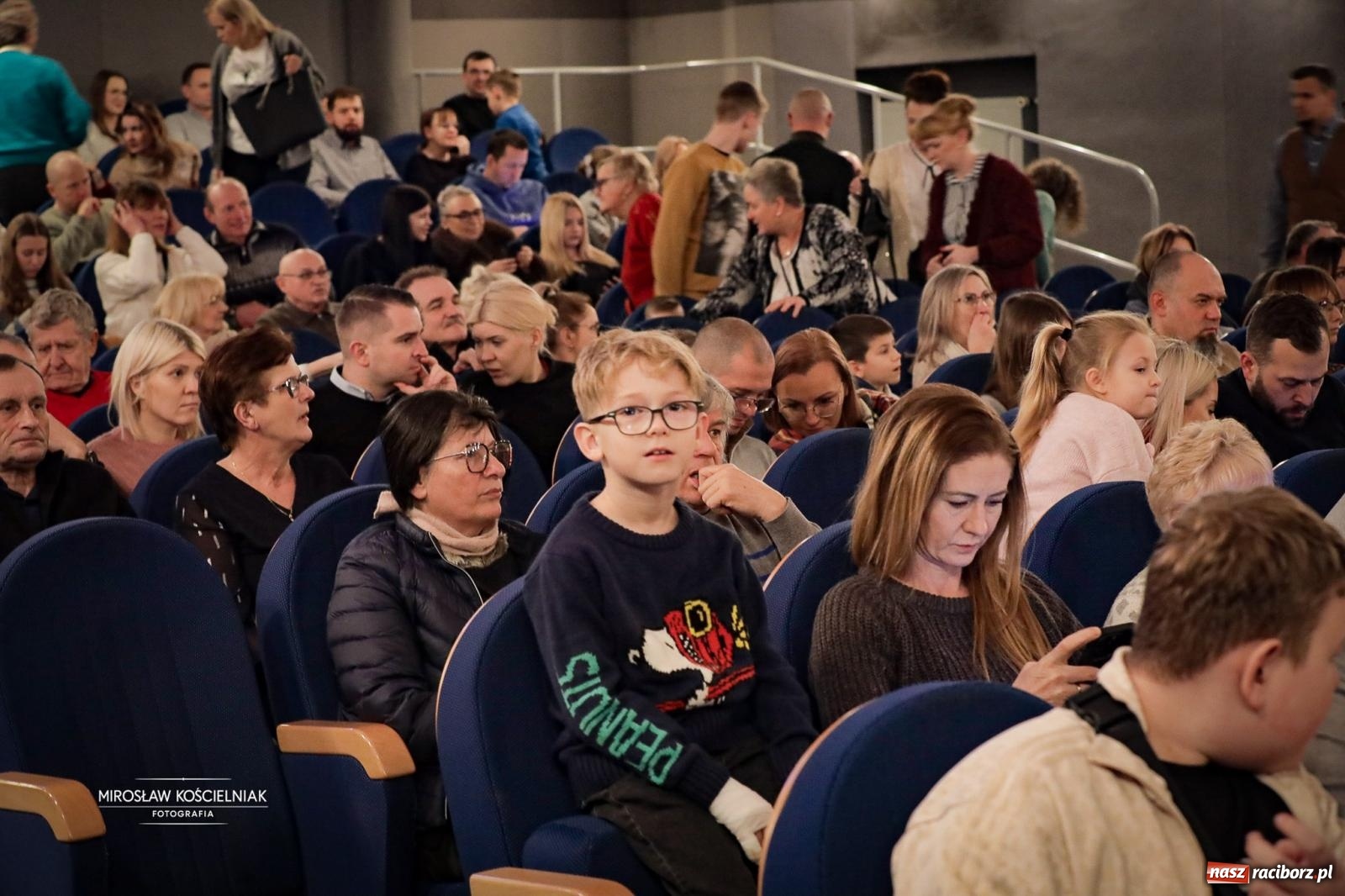 Zdjęcie w galerii na portalu naszraciborz.pl: Koncert noworoczny wychowanków Raciborskiej Fabryki Muzyki w DK Strzecha wiadomości z regionu