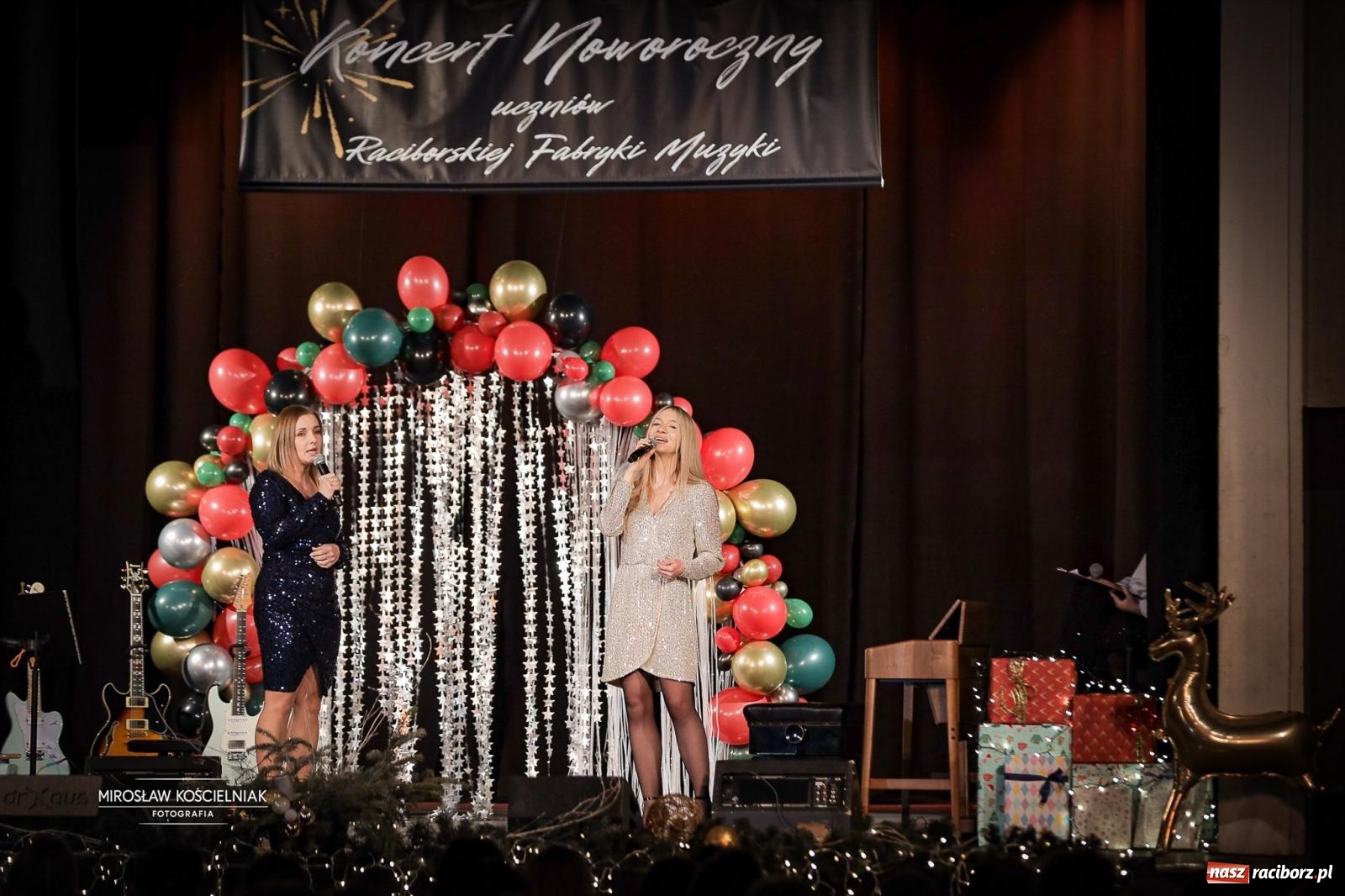 Zdjęcie w galerii na portalu naszraciborz.pl: Koncert noworoczny wychowanków Raciborskiej Fabryki Muzyki w DK Strzecha wiadomości z regionu