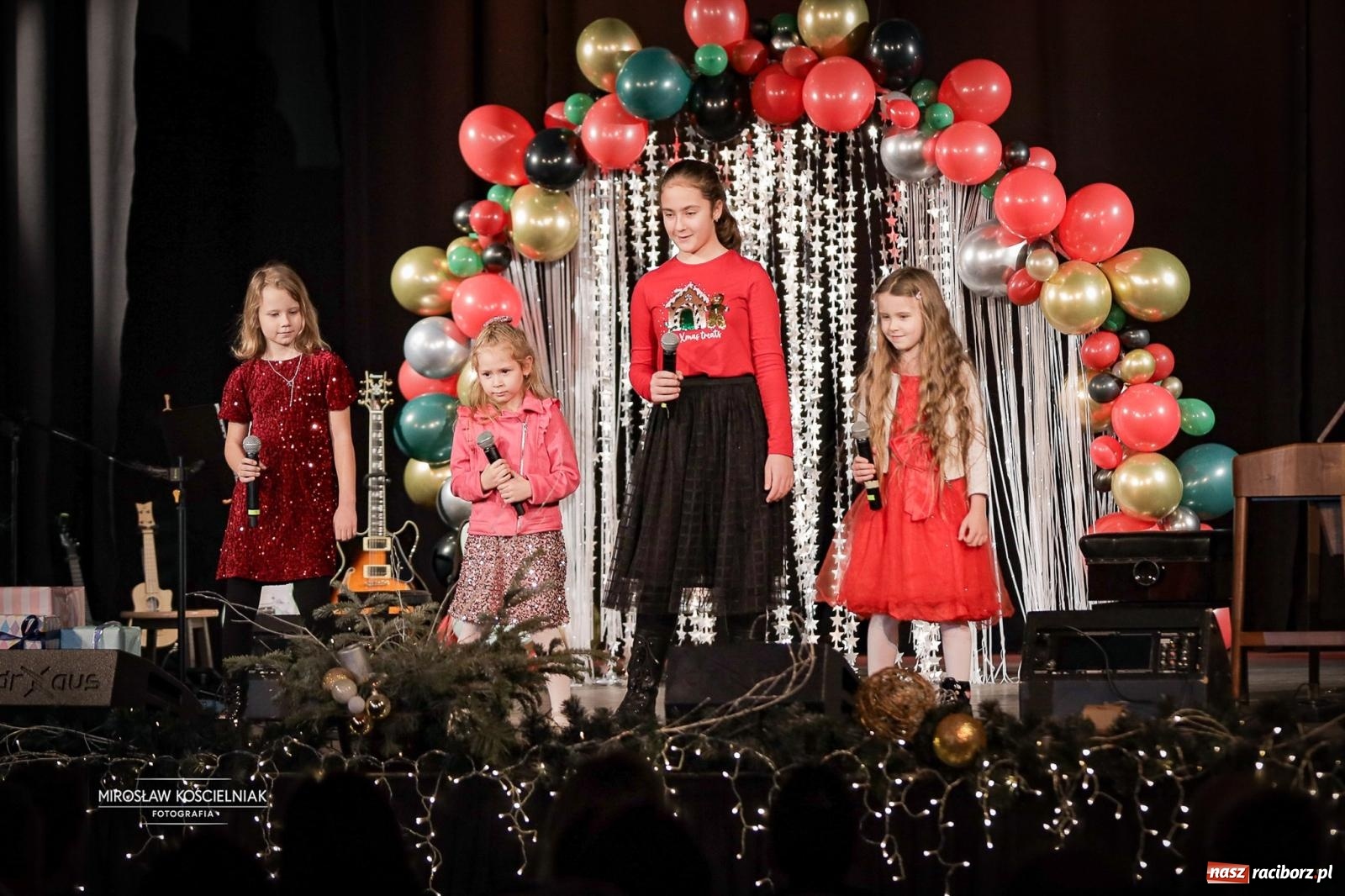 Zdjęcie w galerii na portalu naszraciborz.pl: Koncert noworoczny wychowanków Raciborskiej Fabryki Muzyki w DK Strzecha wiadomości z regionu