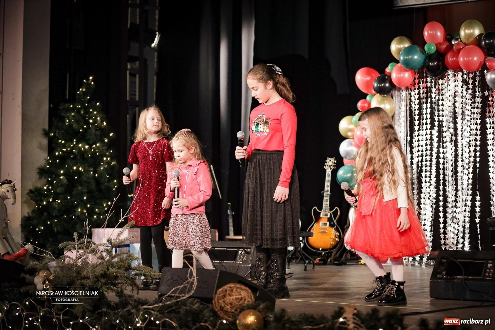 Zdjęcie w galerii na portalu naszraciborz.pl: Koncert noworoczny wychowanków Raciborskiej Fabryki Muzyki w DK Strzecha wiadomości z regionu