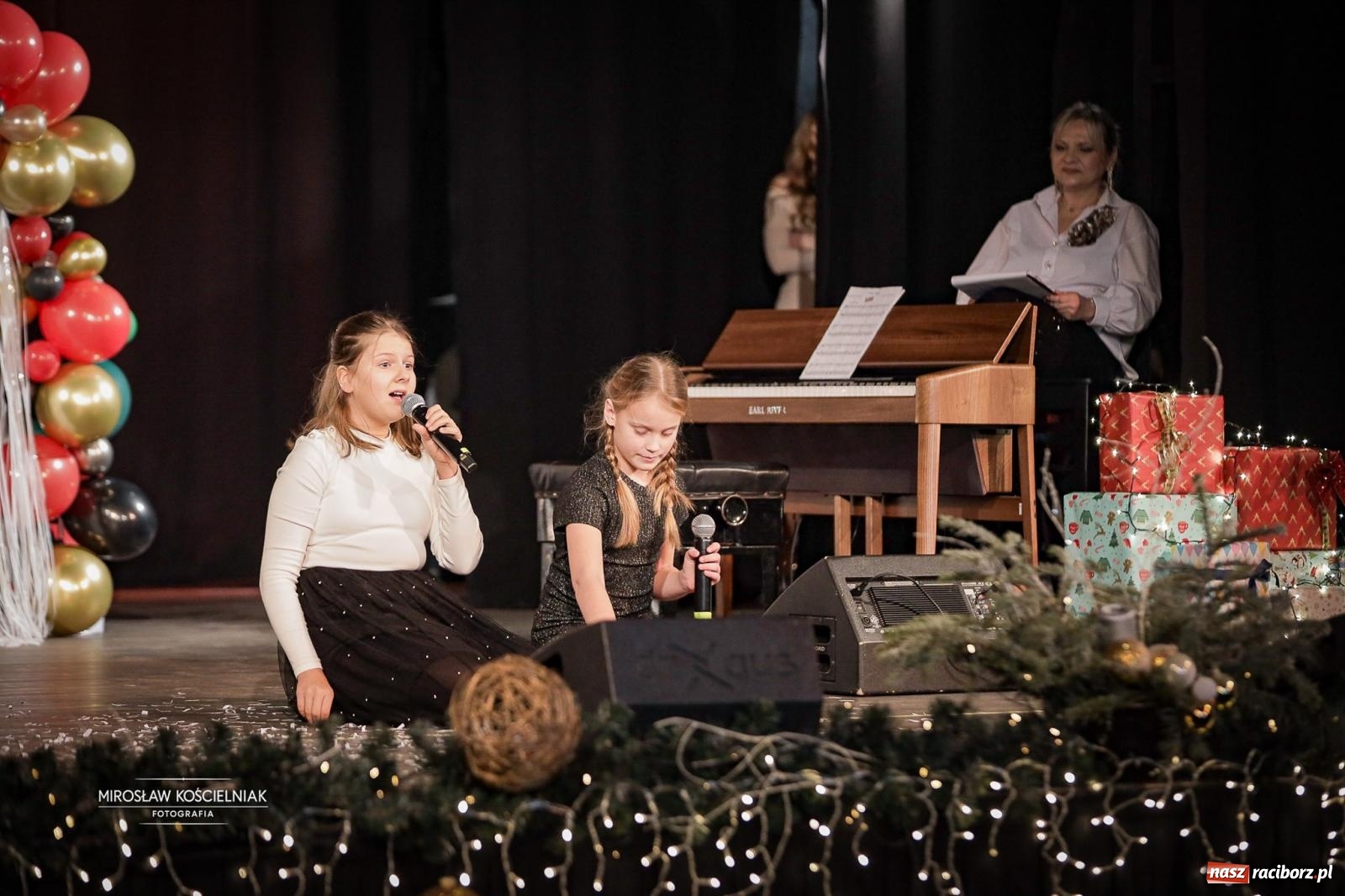 Zdjęcie w galerii na portalu naszraciborz.pl: Koncert noworoczny wychowanków Raciborskiej Fabryki Muzyki w DK Strzecha wiadomości z regionu