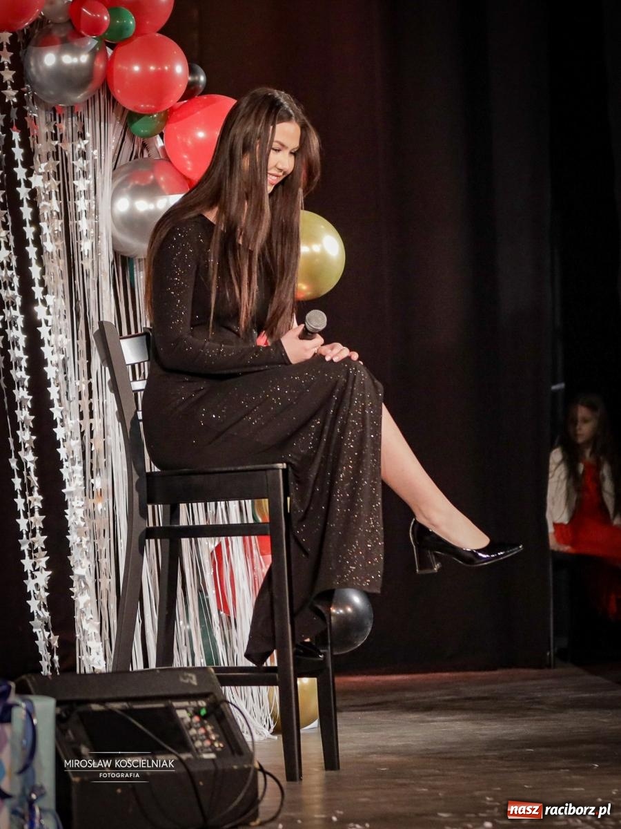 Zdjęcie w galerii na portalu naszraciborz.pl: Koncert noworoczny wychowanków Raciborskiej Fabryki Muzyki w DK Strzecha wiadomości z regionu