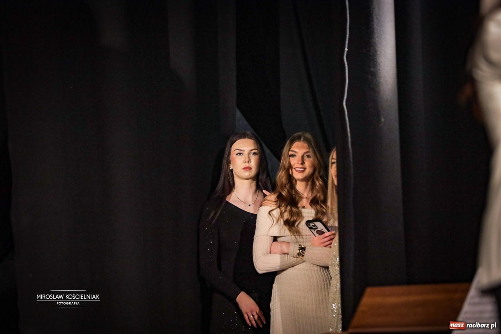 Zdjęcie w galerii na portalu naszraciborz.pl: Koncert noworoczny wychowanków Raciborskiej Fabryki Muzyki w DK Strzecha wiadomości z regionu