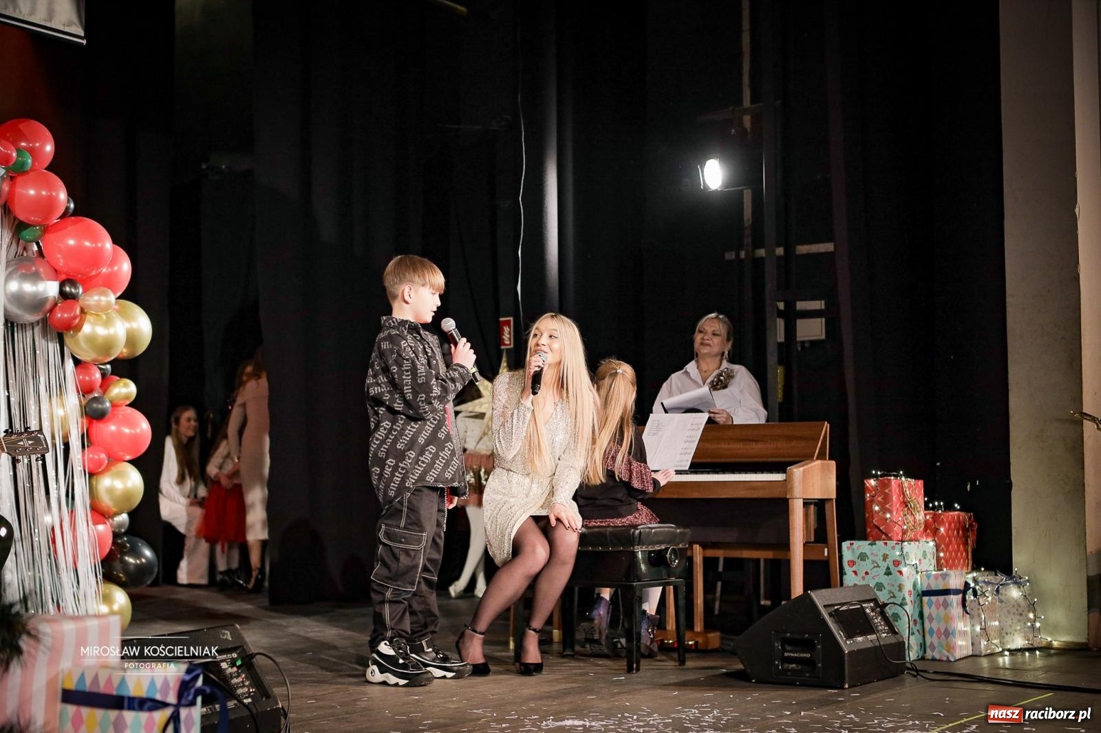 Zdjęcie w galerii na portalu naszraciborz.pl: Koncert noworoczny wychowanków Raciborskiej Fabryki Muzyki w DK Strzecha wiadomości z regionu