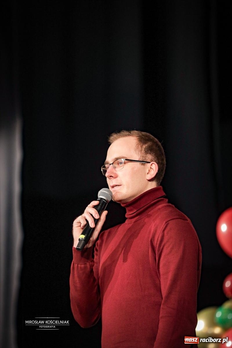 Zdjęcie w galerii na portalu naszraciborz.pl: Koncert noworoczny wychowanków Raciborskiej Fabryki Muzyki w DK Strzecha wiadomości z regionu