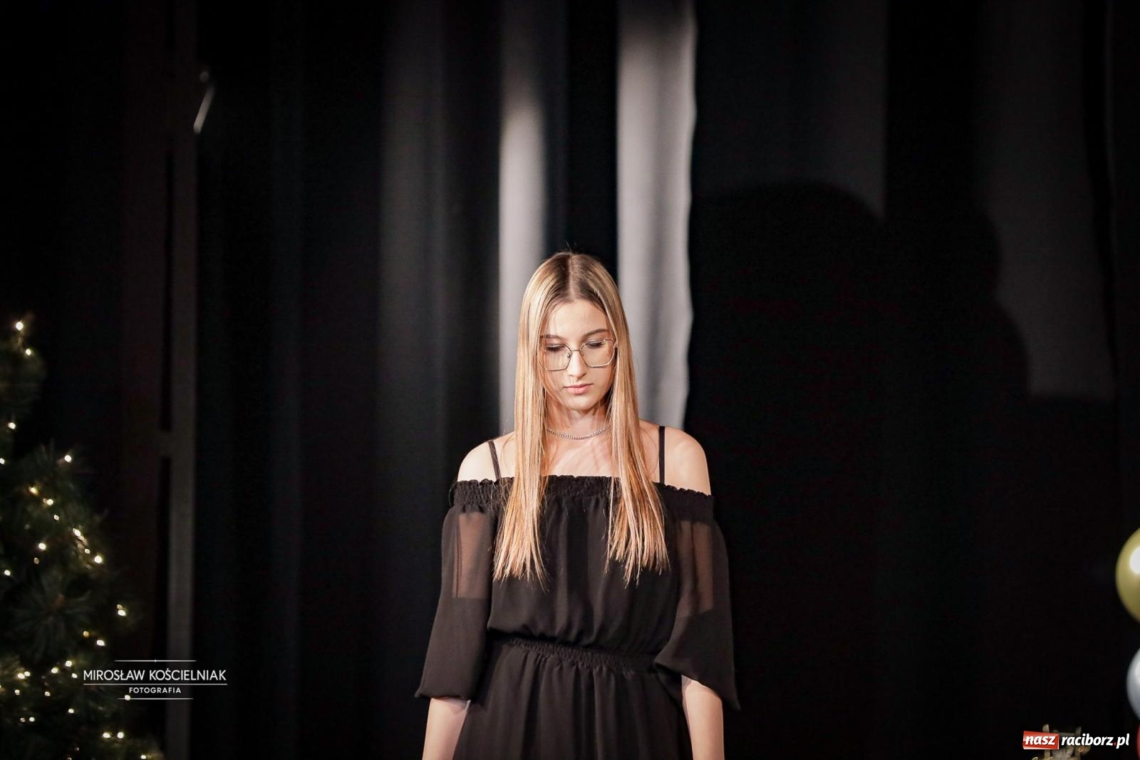 Zdjęcie w galerii na portalu naszraciborz.pl: Koncert noworoczny wychowanków Raciborskiej Fabryki Muzyki w DK Strzecha wiadomości z regionu