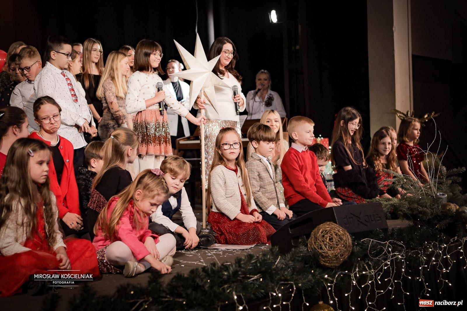 Zdjęcie w galerii na portalu naszraciborz.pl: Koncert noworoczny wychowanków Raciborskiej Fabryki Muzyki w DK Strzecha wiadomości z regionu