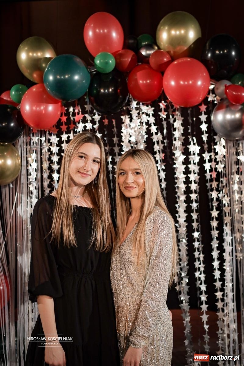 Zdjęcie w galerii na portalu naszraciborz.pl: Koncert noworoczny wychowanków Raciborskiej Fabryki Muzyki w DK Strzecha wiadomości z regionu