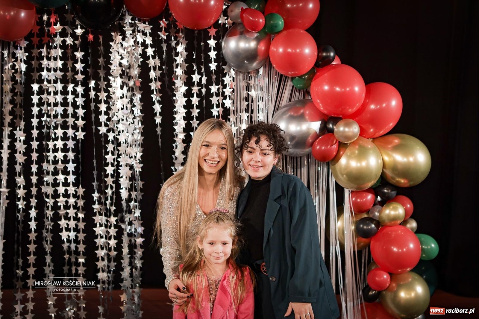 Zdjęcie w galerii na portalu naszraciborz.pl: Koncert noworoczny wychowanków Raciborskiej Fabryki Muzyki w DK Strzecha wiadomości z regionu