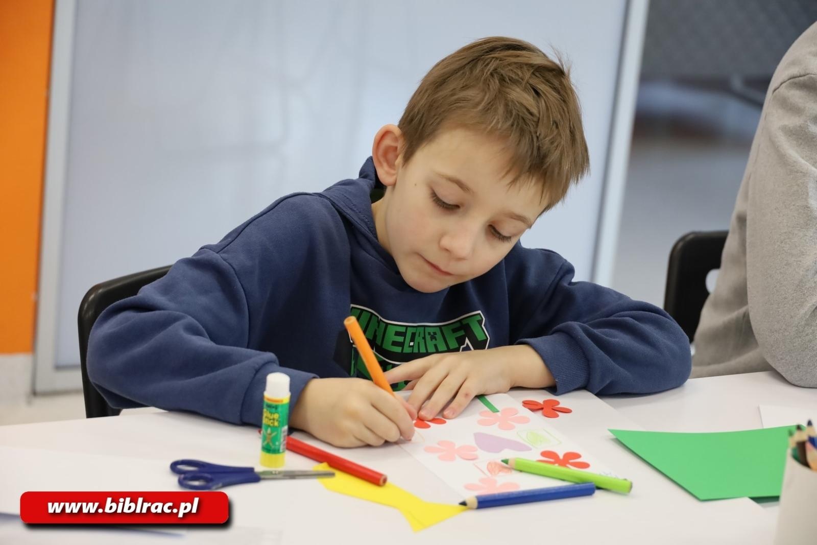 Zdjęcie w galerii na portalu naszraciborz.pl: Biblioteczny Klub Ojca dla Babci i Dziadka wiadomości z regionu