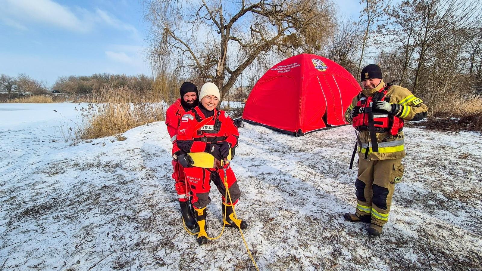 Zdjęcie w galerii na portalu naszraciborz.pl: Nowy rok, nowe wyzwania. Strażacy OSP Krzyżanowice szkolili się z ratownictwa lodowego wiadomości z regionu