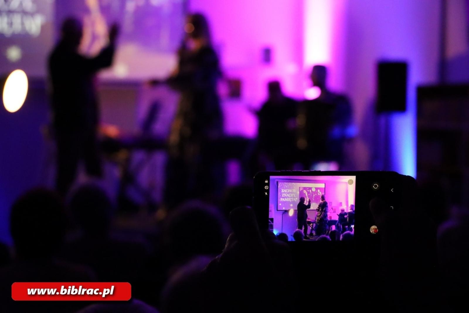 Zdjęcie w galerii na portalu naszraciborz.pl: Zachor znaczy pamiętaj. Wieczór pełen muzyki i żydowskiej tradycji w raciborskiej bibliotece wiadomości z regionu