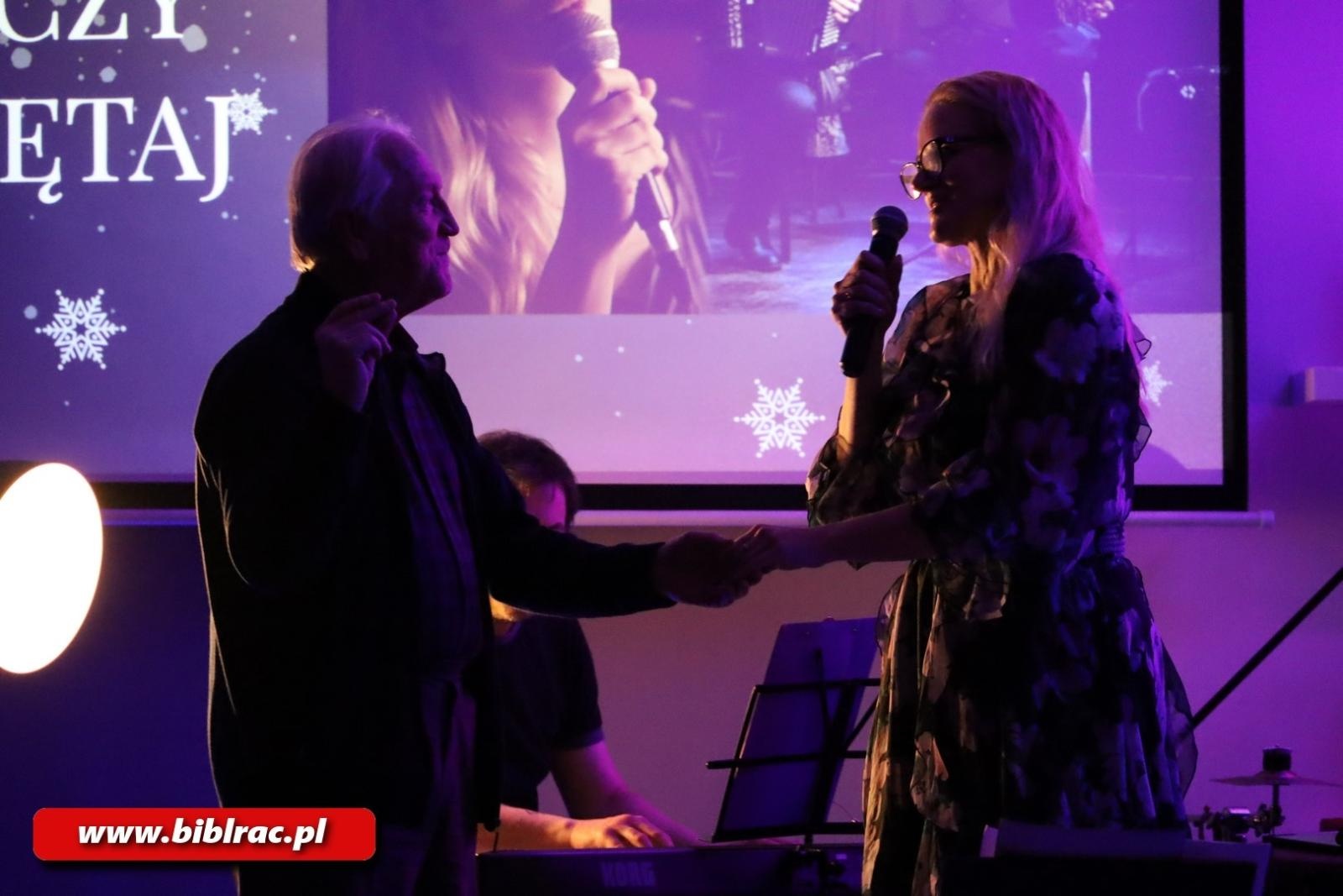 Zdjęcie w galerii na portalu naszraciborz.pl: Zachor znaczy pamiętaj. Wieczór pełen muzyki i żydowskiej tradycji w raciborskiej bibliotece wiadomości z regionu