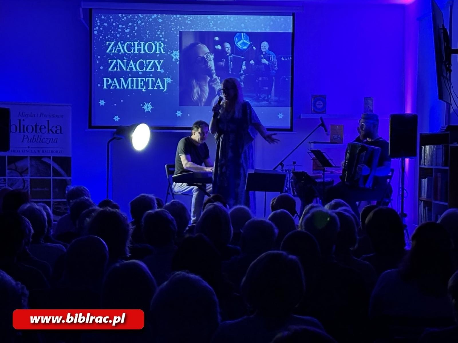 Zdjęcie w galerii na portalu naszraciborz.pl: Zachor znaczy pamiętaj. Wieczór pełen muzyki i żydowskiej tradycji w raciborskiej bibliotece wiadomości z regionu