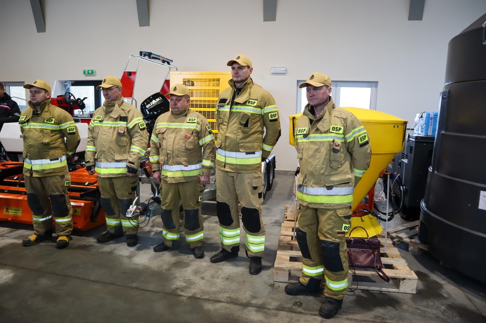 Zdjęcie w galerii na portalu naszraciborz.pl: Nowoczesny sprzęt dla bezpieczeństwa mieszkańców Gminy Rudnik. Prezentacja wyposażenia w Gamowie wiadomości z regionu