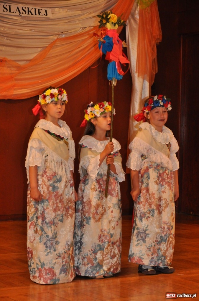 Zdjęcie w galerii na portalu naszraciborz.pl: Po śląsku o Murzynku Bambo i lokomotywie wiadomości z regionu