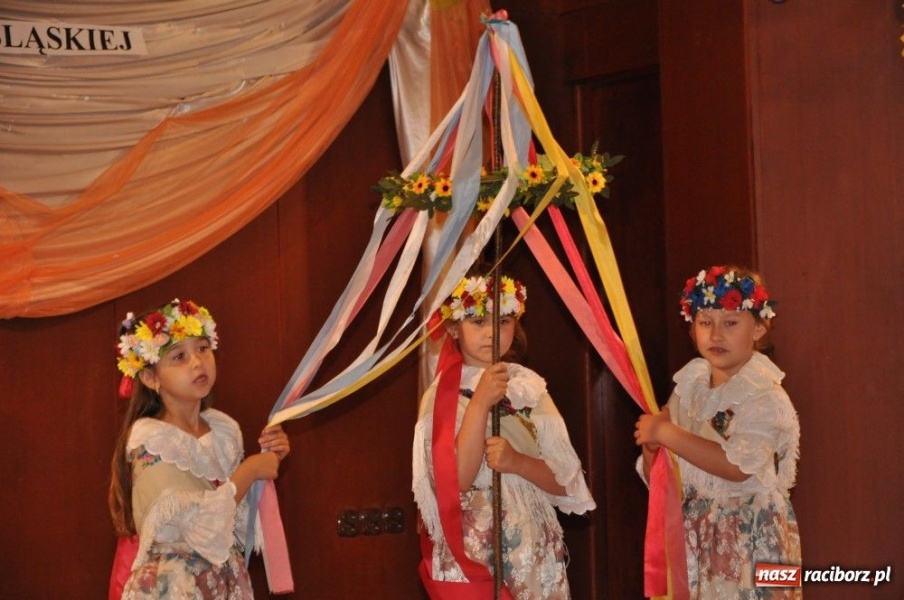 Zdjęcie w galerii na portalu naszraciborz.pl: Po śląsku o Murzynku Bambo i lokomotywie wiadomości z regionu