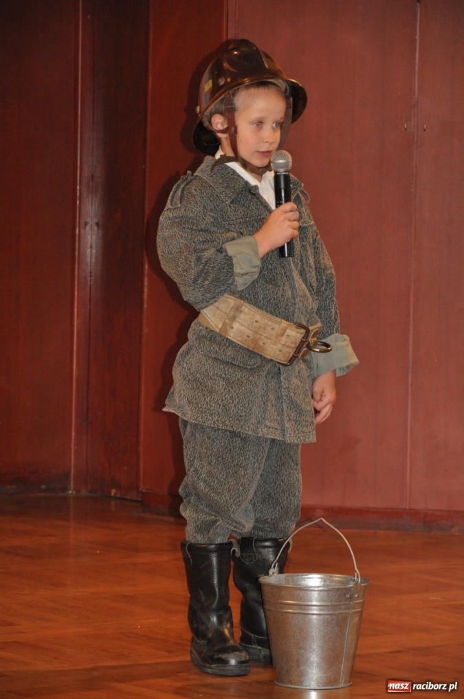 Zdjęcie w galerii na portalu naszraciborz.pl: Po śląsku o Murzynku Bambo i lokomotywie wiadomości z regionu